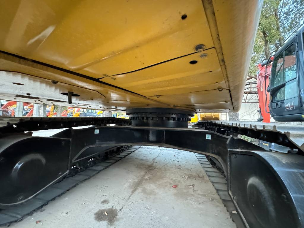 Pásové rýpadlo CAT 320D2L: obrázek 9