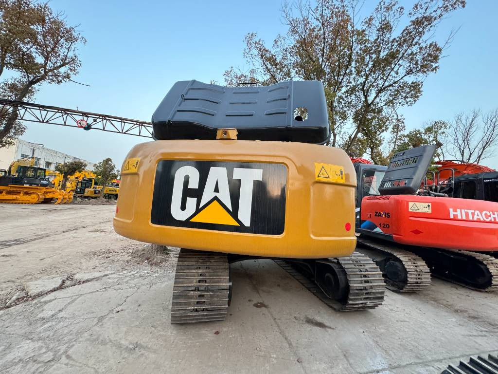 Pásové rýpadlo CAT 320D2L: obrázek 8