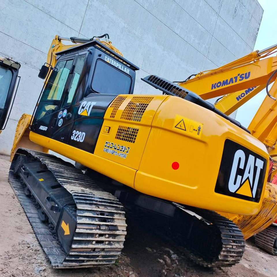 CAT 323 D - Pásové rýpadlo: obrázek 3 CAT 323 D - Pásové rýpadlo: obrázek 3