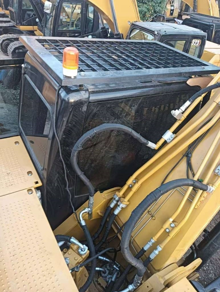 CAT 324 D L - Pásové rýpadlo: obrázek 4 CAT 324 D L - Pásové rýpadlo: obrázek 4