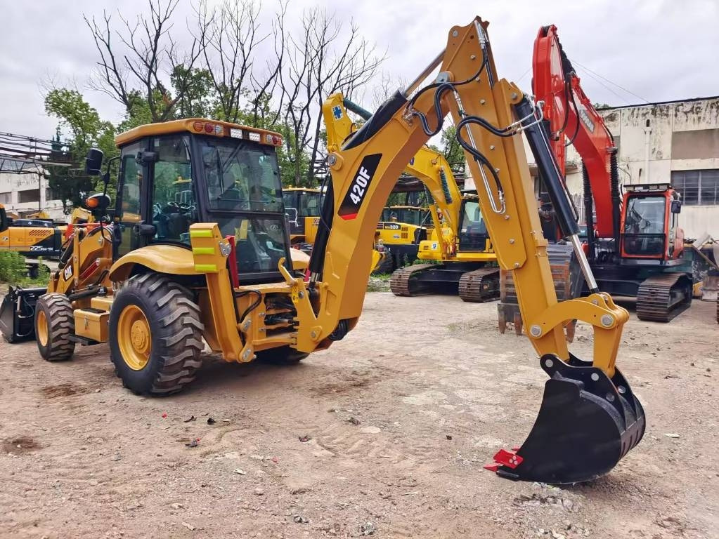 CAT 420 F Brand new machines - Rýpadlo-nakladač: obrázek 1 CAT 420 F Brand new machines - Rýpadlo-nakladač: obrázek 1