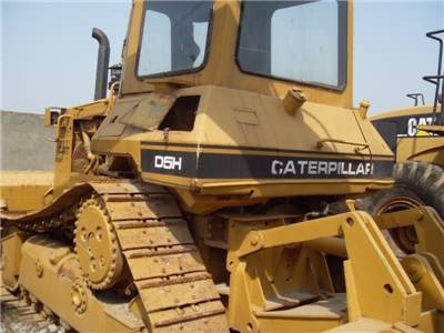 Buldozer CAT D 5 H: obrázek 1