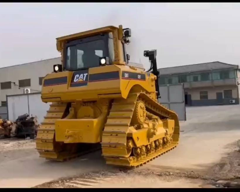 CAT D 8 T - Buldozer: obrázek 1 CAT D 8 T - Buldozer: obrázek 1