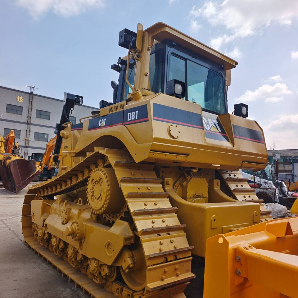 CAT D 8 T - Buldozer: obrázek 1 CAT D 8 T - Buldozer: obrázek 1