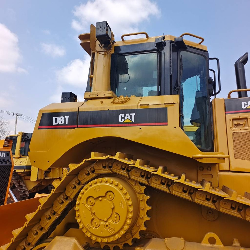 CAT D 8 T - Buldozer: obrázek 1 CAT D 8 T - Buldozer: obrázek 1