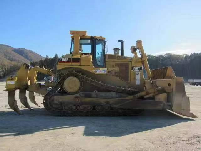 CAT D 9 R - Buldozer: obrázek 1 CAT D 9 R - Buldozer: obrázek 1