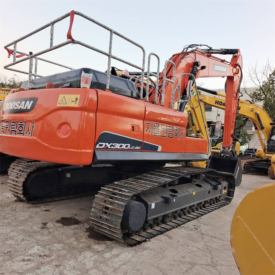 Doosan DX 300 LC - Pásové rýpadlo: obrázek 1 Doosan DX 300 LC - Pásové rýpadlo: obrázek 1