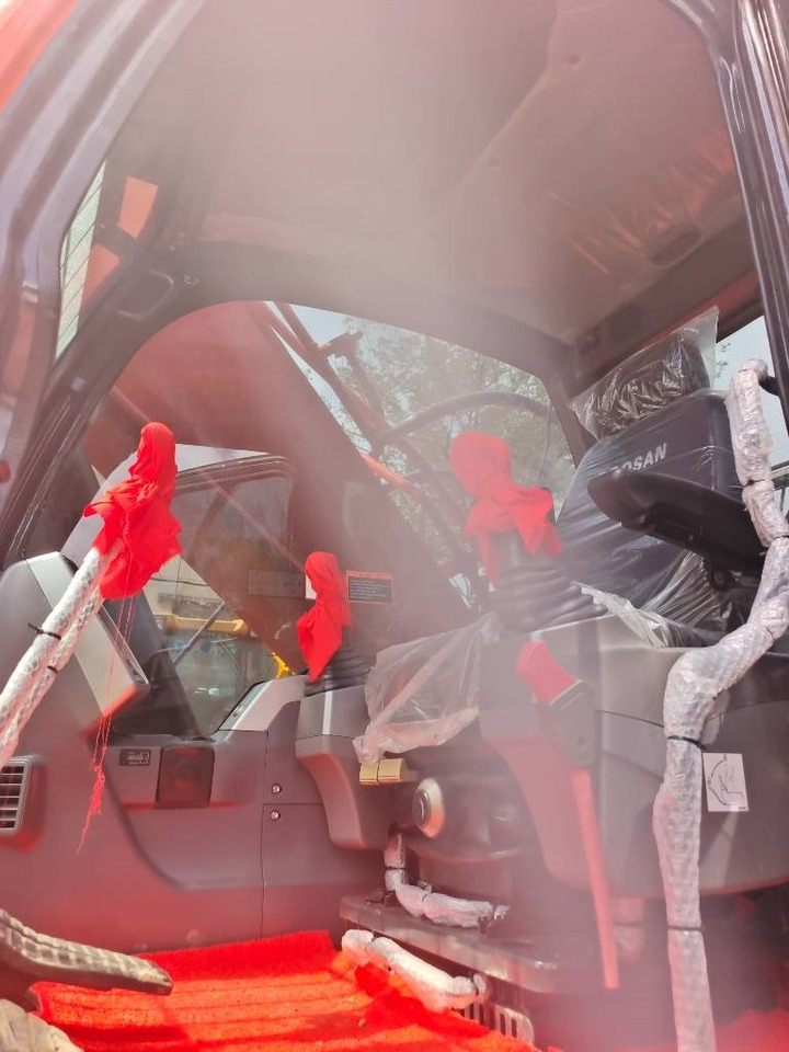 Pásové rýpadlo Doosan DX 300LC-9C: obrázek 9 Pásové rýpadlo Doosan DX 300LC-9C: obrázek 9