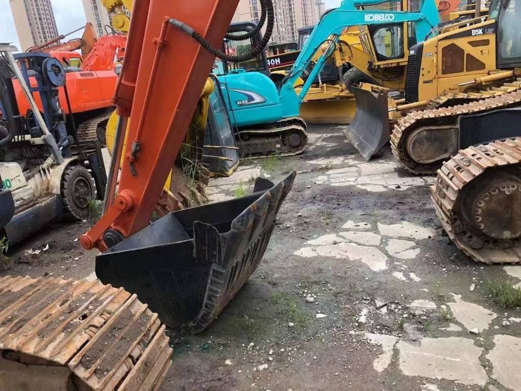 Hitachi EX 120-3 - Pásové rýpadlo: obrázek 4 Hitachi EX 120-3 - Pásové rýpadlo: obrázek 4