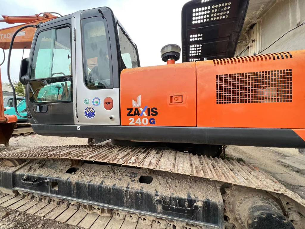 Hitachi ZX 240-3 - Pásové rýpadlo: obrázek 1 Hitachi ZX 240-3 - Pásové rýpadlo: obrázek 1