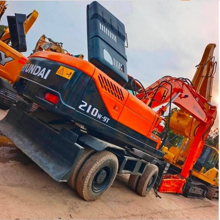 Hyundai 210 W-9 - Kolesové rýpadlo: obrázek 3 Hyundai 210 W-9 - Kolesové rýpadlo: obrázek 3