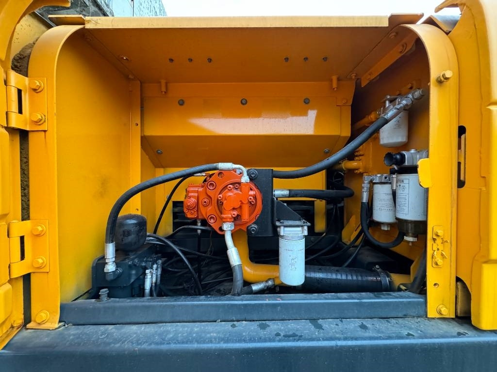 Hyundai 305lc - Pásové rýpadlo: obrázek 4 Hyundai 305lc - Pásové rýpadlo: obrázek 4