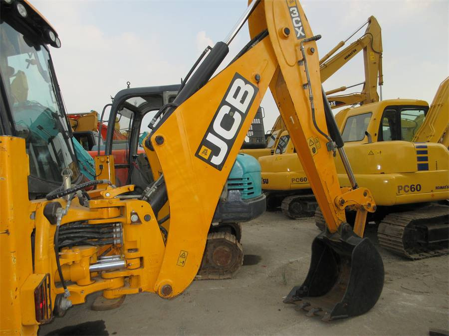 JCB 3 CX - Rýpadlo-nakladač: obrázek 4 JCB 3 CX - Rýpadlo-nakladač: obrázek 4