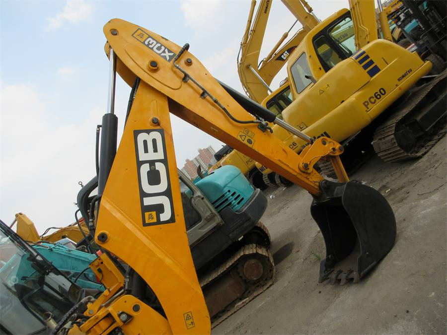 JCB 3 CX - Rýpadlo-nakladač: obrázek 2 JCB 3 CX - Rýpadlo-nakladač: obrázek 2