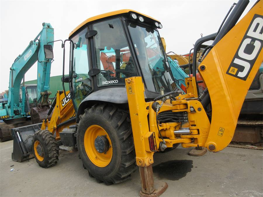 JCB 3 CX - Rýpadlo-nakladač: obrázek 3 JCB 3 CX - Rýpadlo-nakladač: obrázek 3