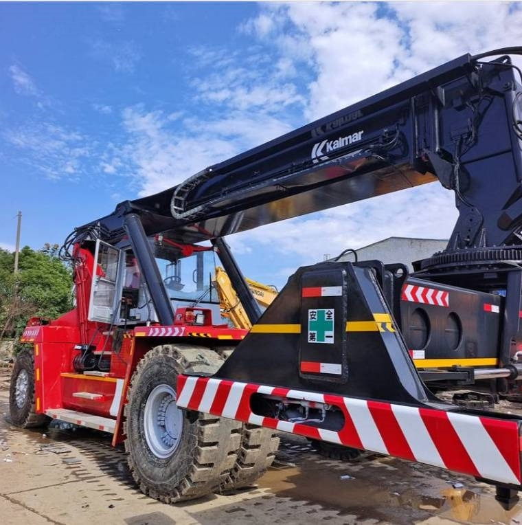 Kalmar DRF 450 - Reach stacker: obrázek 4 Kalmar DRF 450 - Reach stacker: obrázek 4