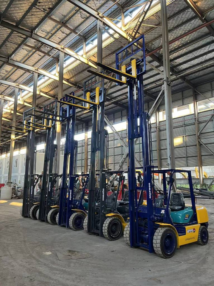 Komatsu FD 30 T-17 - Dieselový vysokozdvižný vozík: obrázek 4 Komatsu FD 30 T-17 - Dieselový vysokozdvižný vozík: obrázek 4