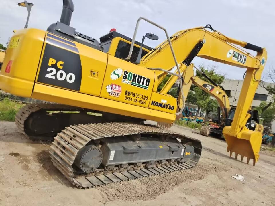 Komatsu PC 200-8 - Pásové rýpadlo: obrázek 1 Komatsu PC 200-8 - Pásové rýpadlo: obrázek 1