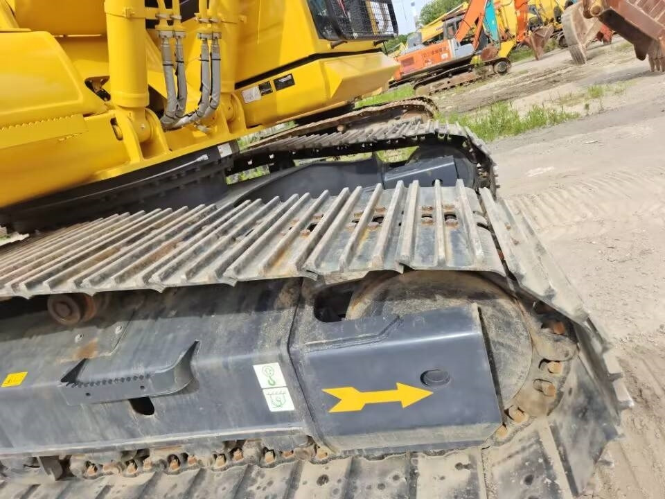 Komatsu PC 200-8 - Pásové rýpadlo: obrázek 4 Komatsu PC 200-8 - Pásové rýpadlo: obrázek 4