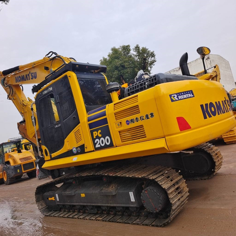 Komatsu PC 200 8N - Pásové rýpadlo: obrázek 4 Komatsu PC 200 8N - Pásové rýpadlo: obrázek 4