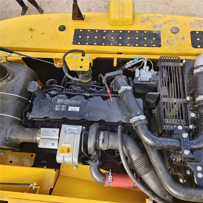 Komatsu PC 200 - Pásové rýpadlo: obrázek 4 Komatsu PC 200 - Pásové rýpadlo: obrázek 4