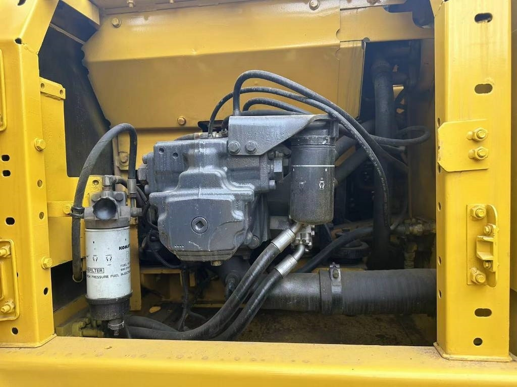 Komatsu PC 210 LC - Pásové rýpadlo: obrázek 4 Komatsu PC 210 LC - Pásové rýpadlo: obrázek 4