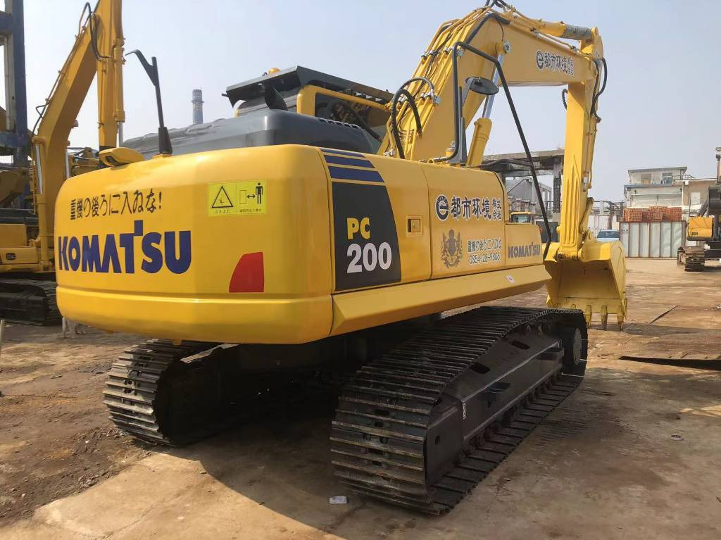 Komatsu PC 220-8 - Pásové rýpadlo: obrázek 2 Komatsu PC 220-8 - Pásové rýpadlo: obrázek 2