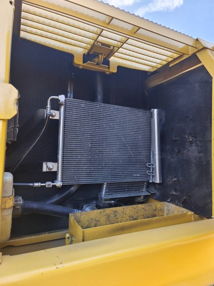 Komatsu PC 220 - Pásové rýpadlo: obrázek 5 Komatsu PC 220 - Pásové rýpadlo: obrázek 5