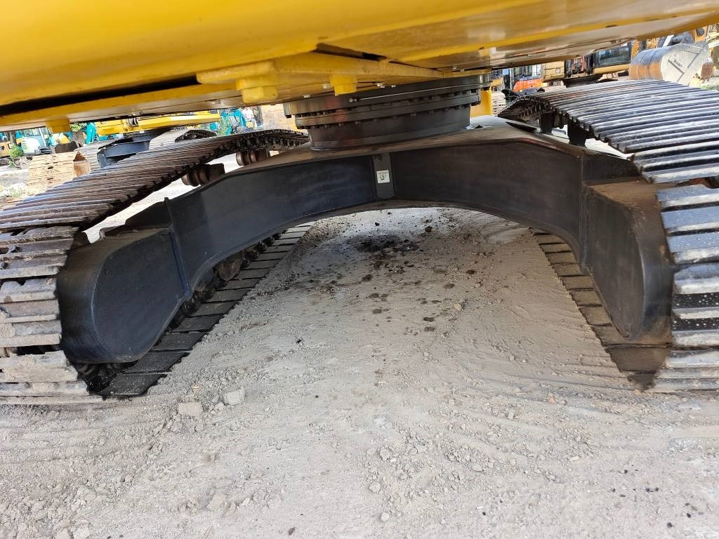 Komatsu PC 220 - Pásové rýpadlo: obrázek 4 Komatsu PC 220 - Pásové rýpadlo: obrázek 4