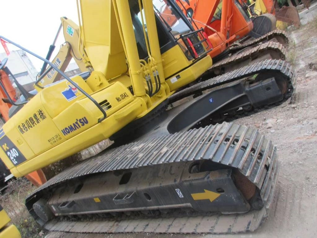 Komatsu PC 240 - Pásové rýpadlo: obrázek 3 Komatsu PC 240 - Pásové rýpadlo: obrázek 3