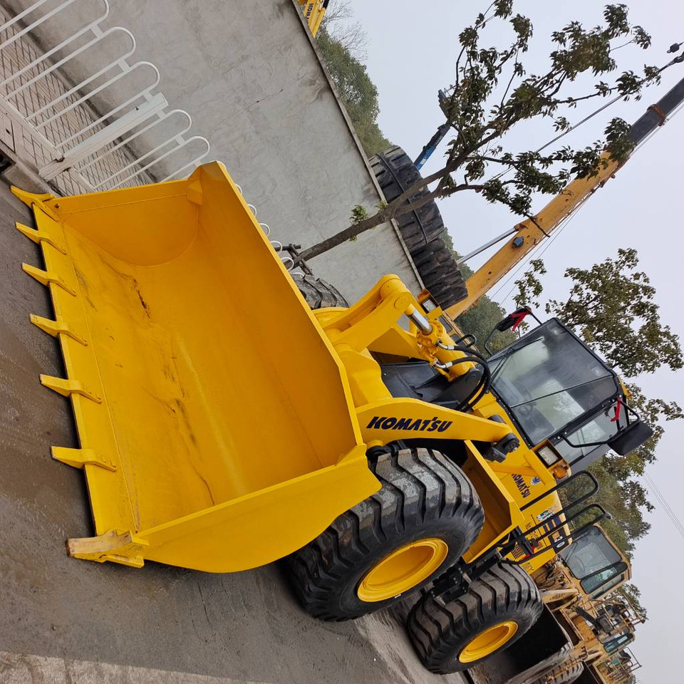 Komatsu WA 380-3 - Kolový nakladač: obrázek 5 Komatsu WA 380-3 - Kolový nakladač: obrázek 5