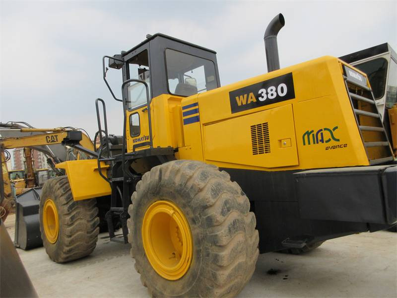 Komatsu WA 380-3 - Kolový nakladač: obrázek 1 Komatsu WA 380-3 - Kolový nakladač: obrázek 1