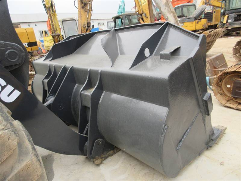 Komatsu WA 380-3 - Kolový nakladač: obrázek 4 Komatsu WA 380-3 - Kolový nakladač: obrázek 4