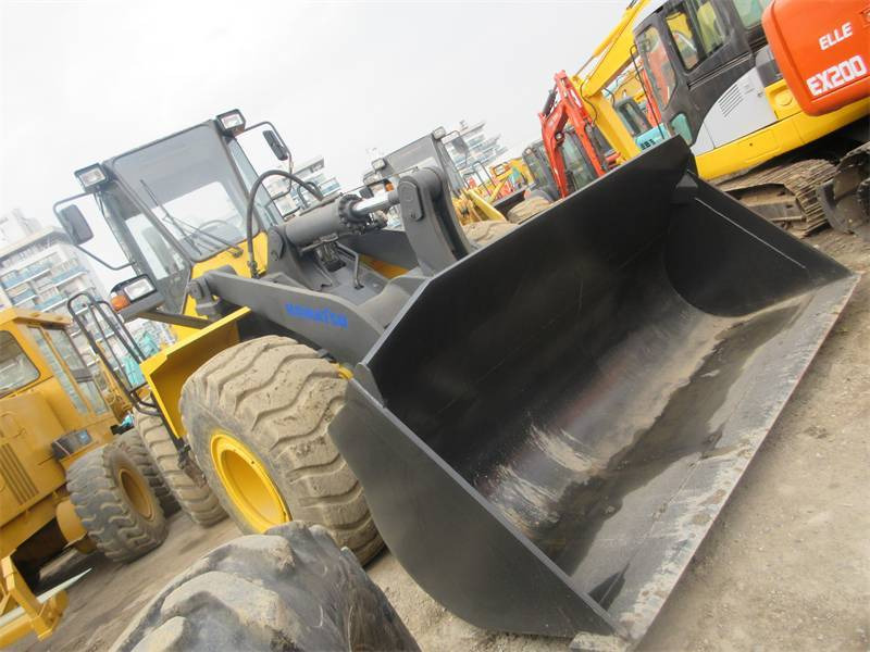 Komatsu WA 380 - Kolový nakladač: obrázek 4 Komatsu WA 380 - Kolový nakladač: obrázek 4