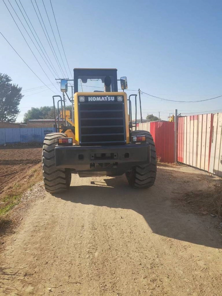 Komatsu WA 380 - Kolový nakladač: obrázek 4 Komatsu WA 380 - Kolový nakladač: obrázek 4