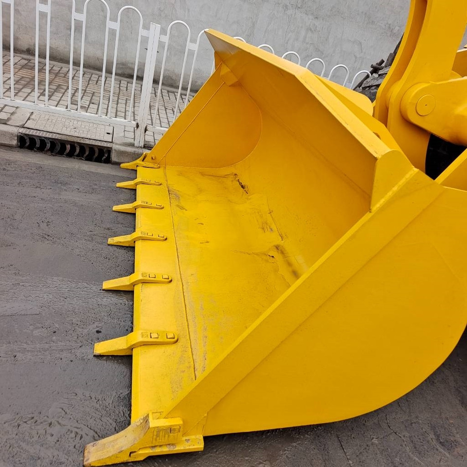 Komatsu WA 380 - Kolový nakladač: obrázek 3 Komatsu WA 380 - Kolový nakladač: obrázek 3