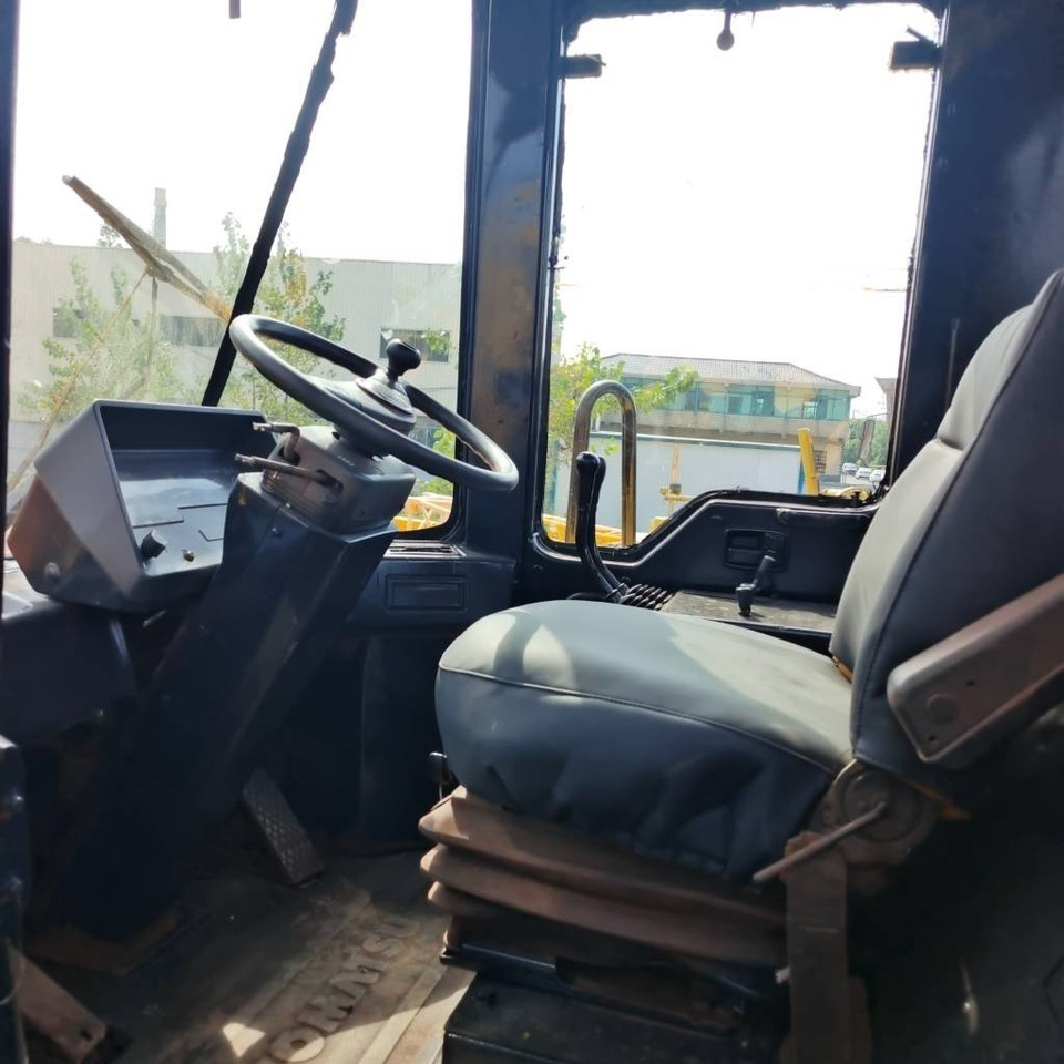 Komatsu WA 470-6 - Pásové rýpadlo: obrázek 4 Komatsu WA 470-6 - Pásové rýpadlo: obrázek 4