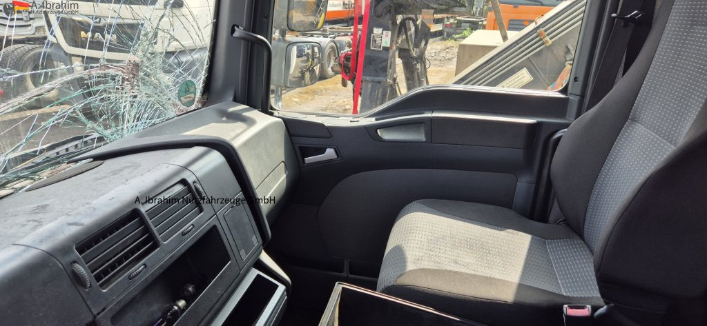 MAN TGL 8.150 4X2 BL Unfallschaden bedingt fahrbereit, Motor ok - Dodávka: obrázek 2 MAN TGL 8.150 4X2 BL Unfallschaden bedingt fahrbereit, Motor ok - Dodávka: obrázek 2