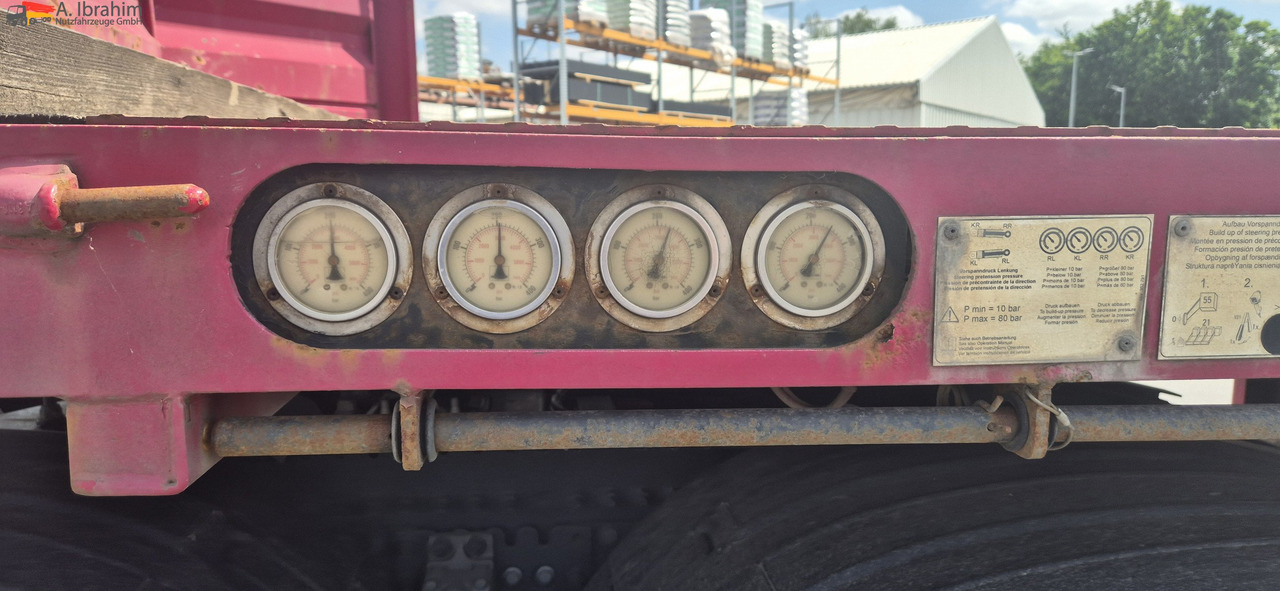 Goldhofer STZ-TBL3-33/80 Tiefbett mit Rampen Lenkung mit FB - Podvalníkový návěs: obrázek 5 Goldhofer STZ-TBL3-33/80 Tiefbett mit Rampen Lenkung mit FB - Podvalníkový návěs: obrázek 5