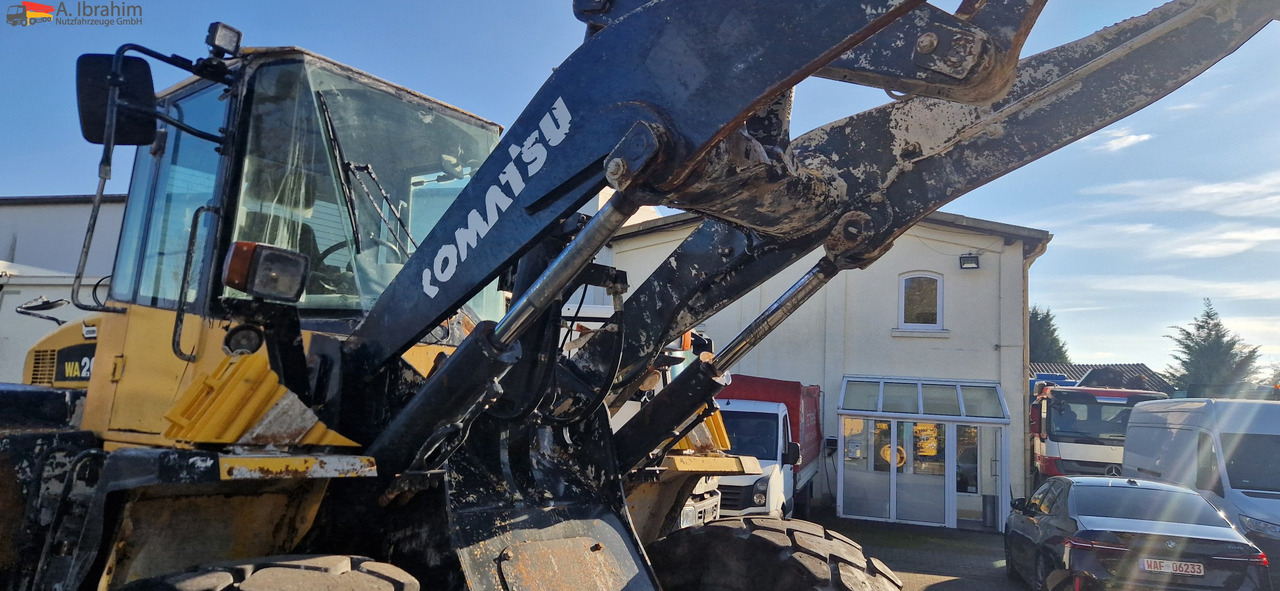 Komatsu WA 200 technisch ok. technische Wartung beim Komatsu Service leasing Komatsu WA 200 technisch ok. technische Wartung beim Komatsu Service: obrázek 7