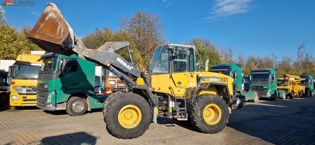 Komatsu WA 200 technisch ok. technische Wartung beim Komatsu Service - Kolový nakladač: obrázek 1 Komatsu WA 200 technisch ok. technische Wartung beim Komatsu Service - Kolový nakladač: obrázek 1