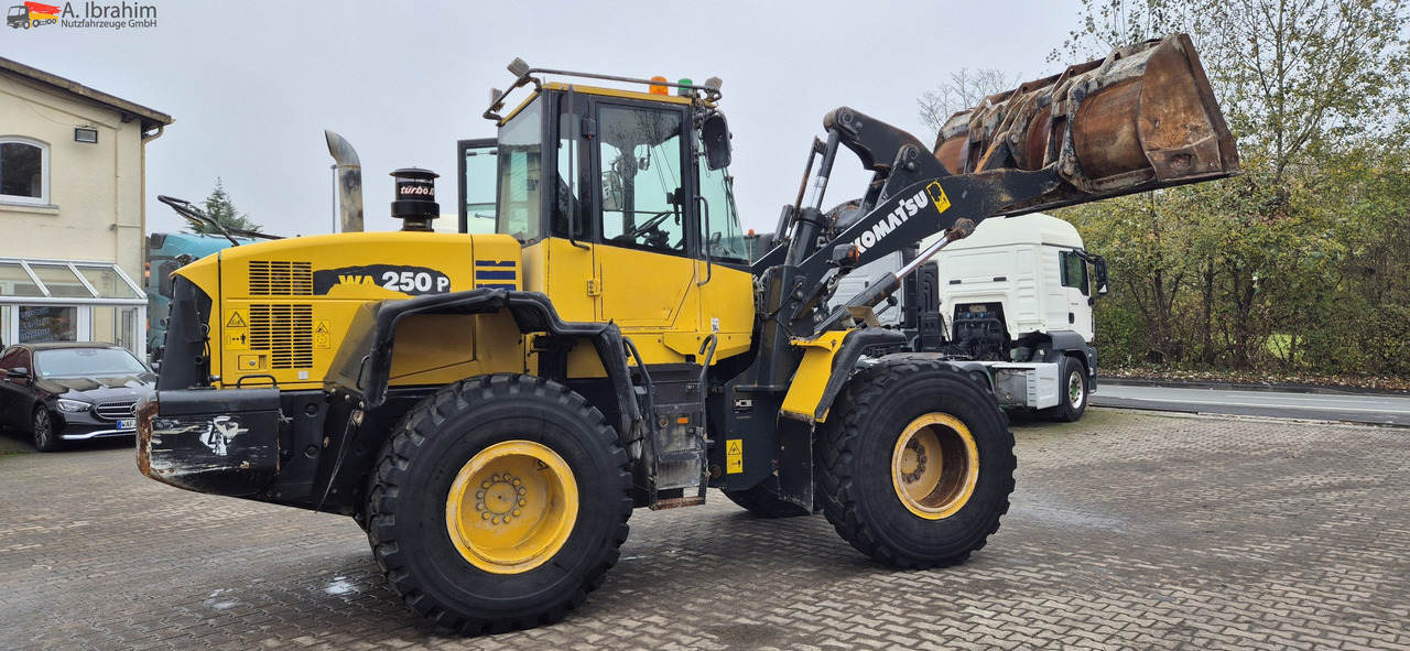 Kolový nakladač Komatsu WA 250 Zustand technisch ok, optisch 3-4 Unterlagen vorhanden: obrázek 13