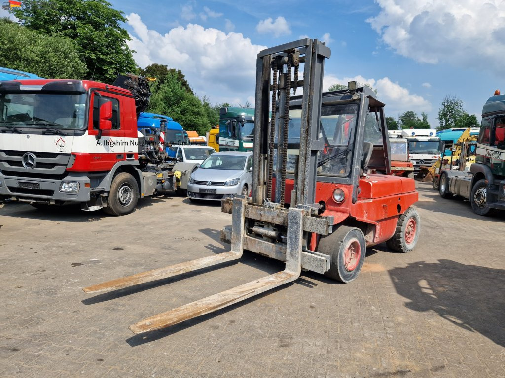 Linde H60 alt, aber läuft. 2x vorhanden, Tragfähigkeit 6000 kg - Dieselový vysokozdvižný vozík: obrázek 4 Linde H60 alt, aber läuft. 2x vorhanden, Tragfähigkeit 6000 kg - Dieselový vysokozdvižný vozík: obrázek 4