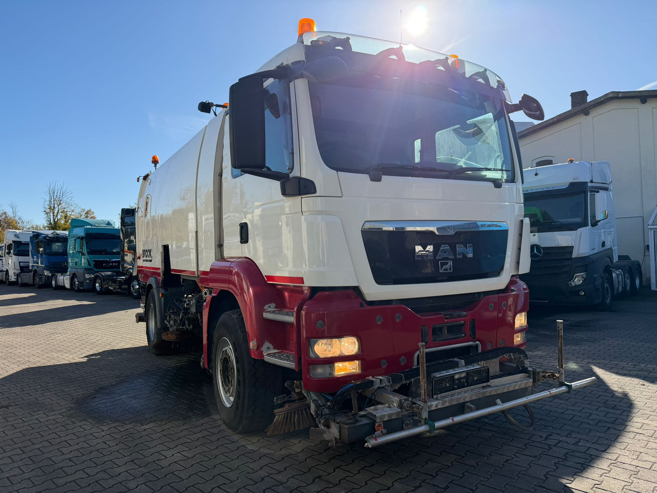 MAN TGS 18.440 Brock SL 280 2 Jumbo S 2 Seiten + HD | 12053 St. - Zametací vůz: obrázek 1 MAN TGS 18.440 Brock SL 280 2 Jumbo S 2 Seiten + HD | 12053 St. - Zametací vůz: obrázek 1