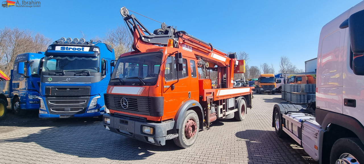 Mercedes-Benz 1722 Dachdeckerkran Cormach 30000 TECH, - Auto s hydraulickou rukou, Nákladní automobil valníkový/ Plošinový: obrázek 1 Mercedes-Benz 1722 Dachdeckerkran Cormach 30000 TECH, - Auto s hydraulickou rukou, Nákladní automobil valníkový/ Plošinový: obrázek 1