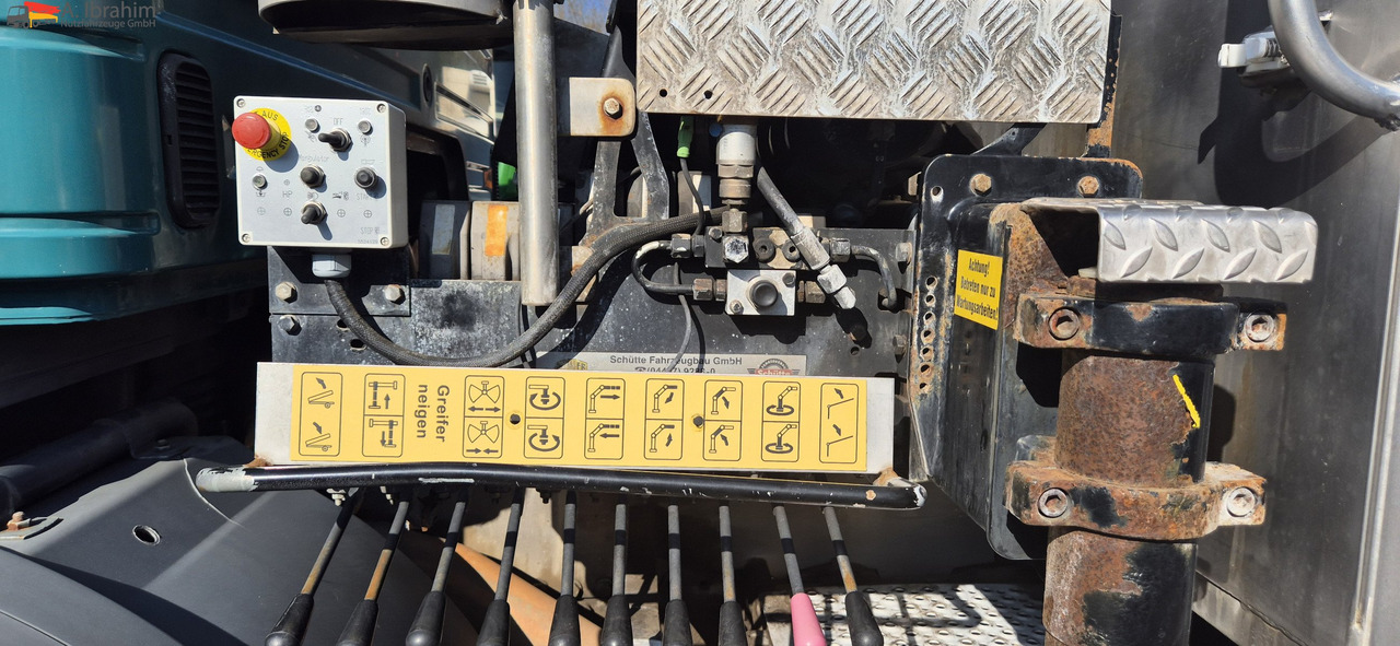 Mercedes-Benz 1824 Kipper Kran, Edelstahlaufbau Tierentsorgung - Sklápěč, Auto s hydraulickou rukou: obrázek 2 Mercedes-Benz 1824 Kipper Kran, Edelstahlaufbau Tierentsorgung - Sklápěč, Auto s hydraulickou rukou: obrázek 2