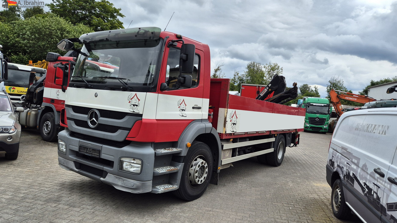 Mercedes-Benz 1829L mit Kran HIAB 111 Hiduo , Funk FB - Nákladní automobil valníkový/ Plošinový, Auto s hydraulickou rukou: obrázek 1 Mercedes-Benz 1829L mit Kran HIAB 111 Hiduo , Funk FB - Nákladní automobil valníkový/ Plošinový, Auto s hydraulickou rukou: obrázek 1