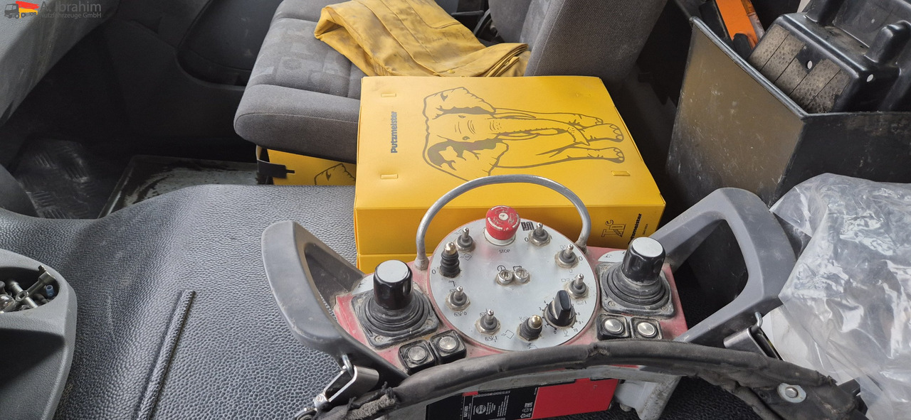 Autodomíchávač s čerpadlem Mercedes-Benz 3241 PM 21-3 Liebherr 7 cbm PUMI Putzmeister Liebherr: obrázek 14 Autodomíchávač s čerpadlem Mercedes-Benz 3241 PM 21-3 Liebherr 7 cbm PUMI Putzmeister Liebherr: obrázek 14