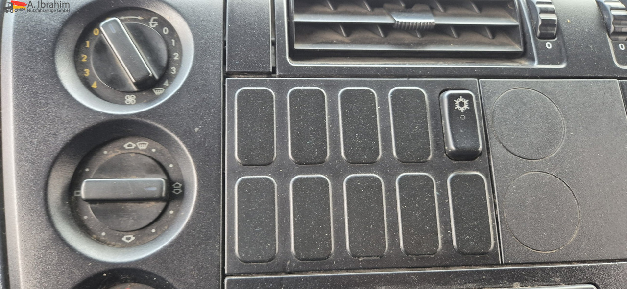 Mercedes-Benz Atego 823 LBW | Radstand 4900 mm | 7.2 m Pritsche Klima | 3 Pedals - Plachtová dodávka: obrázek 2 Mercedes-Benz Atego 823 LBW | Radstand 4900 mm | 7.2 m Pritsche Klima | 3 Pedals - Plachtová dodávka: obrázek 2