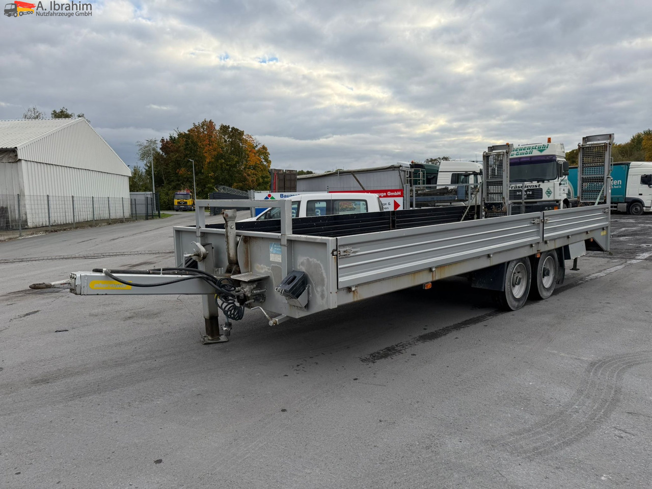 Obermaier TUE110 SDAH Tieflader | | Trommelbremse | Rampen | 7.2 Plattform | Stützfuß vorne - Podvalníkový přívěs: obrázek 1 Obermaier TUE110 SDAH Tieflader | | Trommelbremse | Rampen | 7.2 Plattform | Stützfuß vorne - Podvalníkový přívěs: obrázek 1